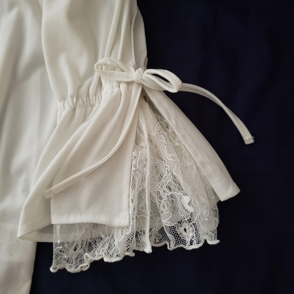 Cecil McBee Japanese Brand Top with lace - Picture 3 of 4